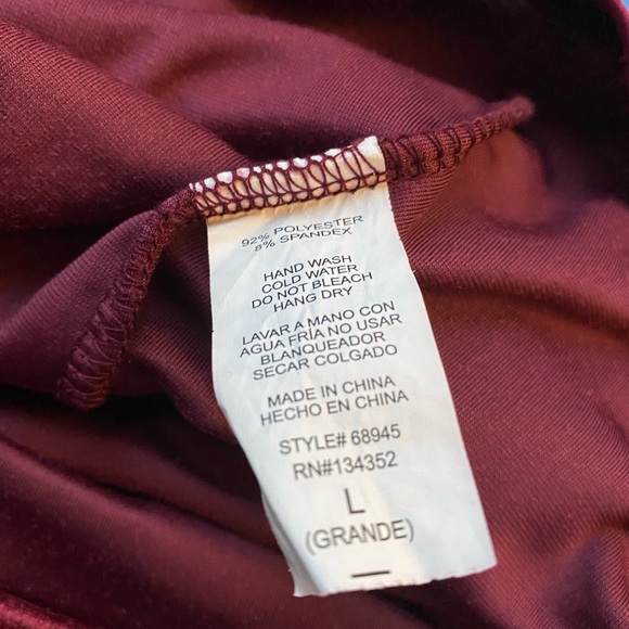 Ambiance Burgundy Velvet Cold Shoulder Long Sleeve Dress Size Large - Picture 5 of 6